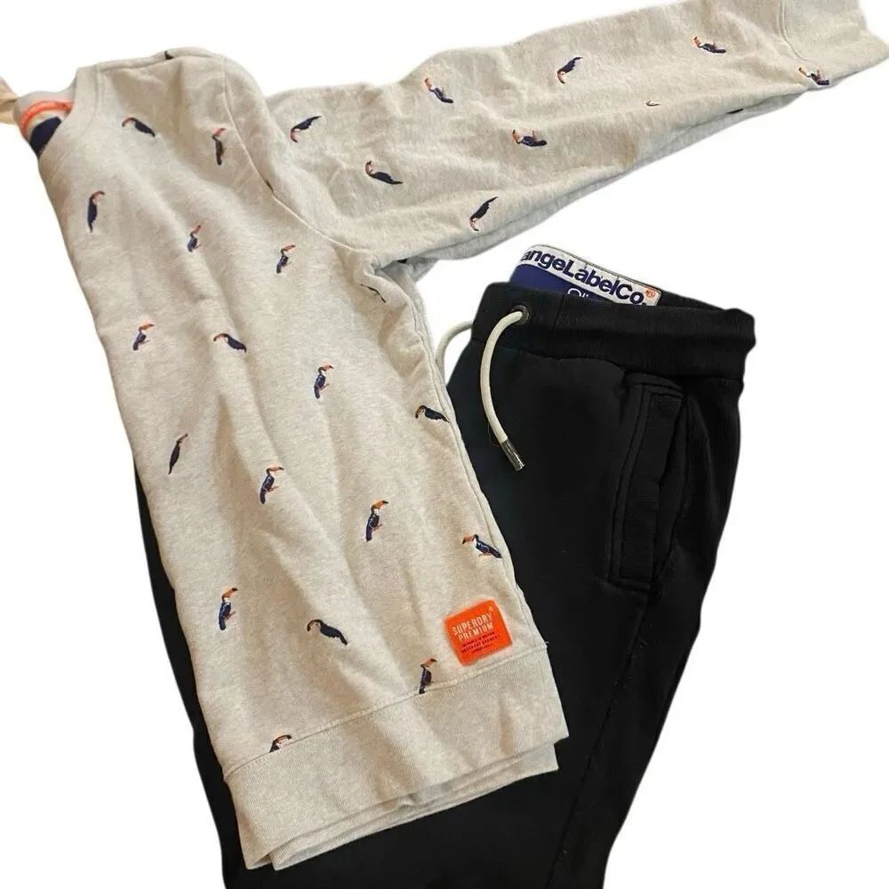 Superdry AOE Crew Sweatshirt parrots and black pants outfit large